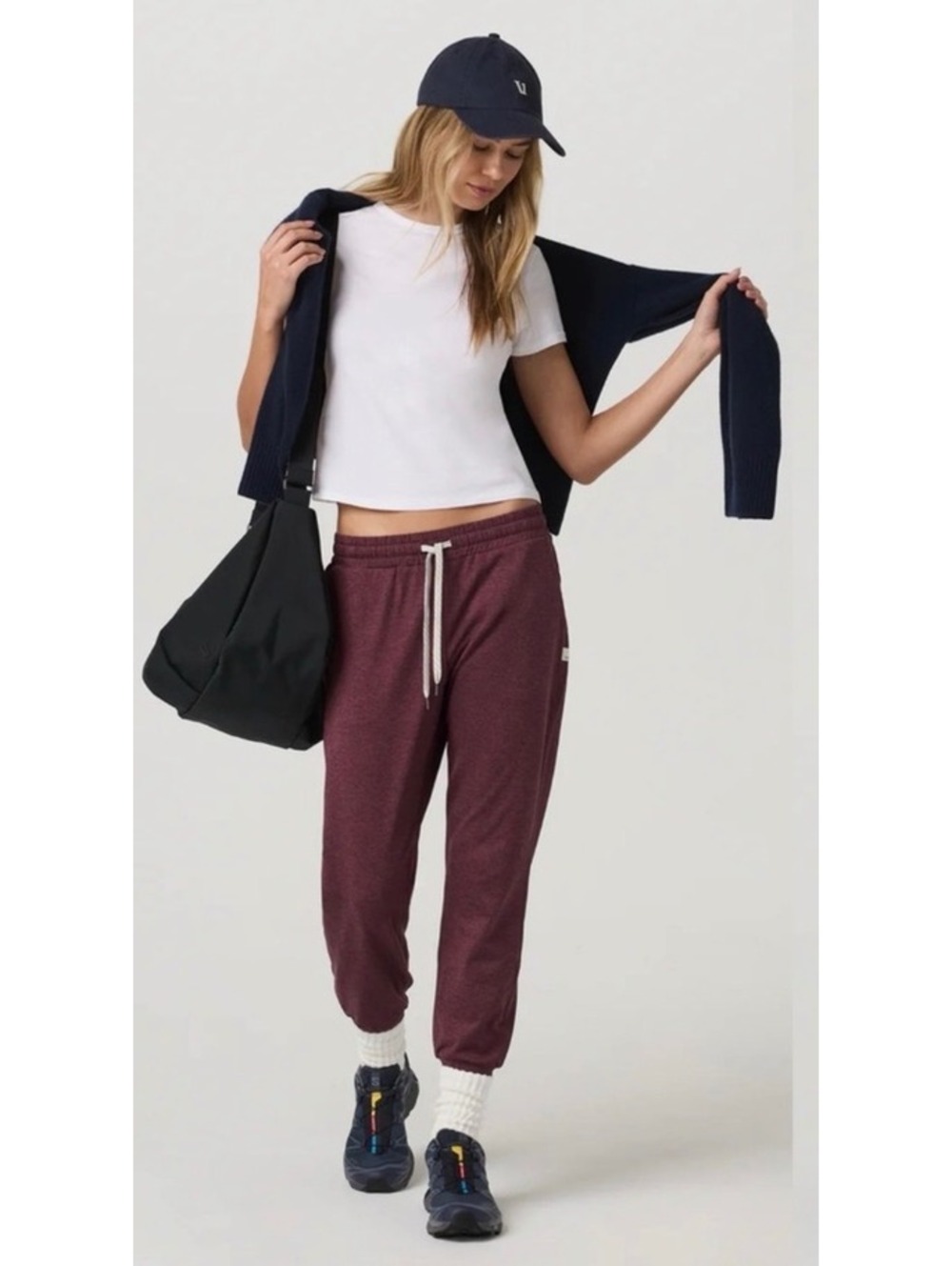 Vuori Performance DreamKnit Joggers Relaxed fit Size Medium Burgundy